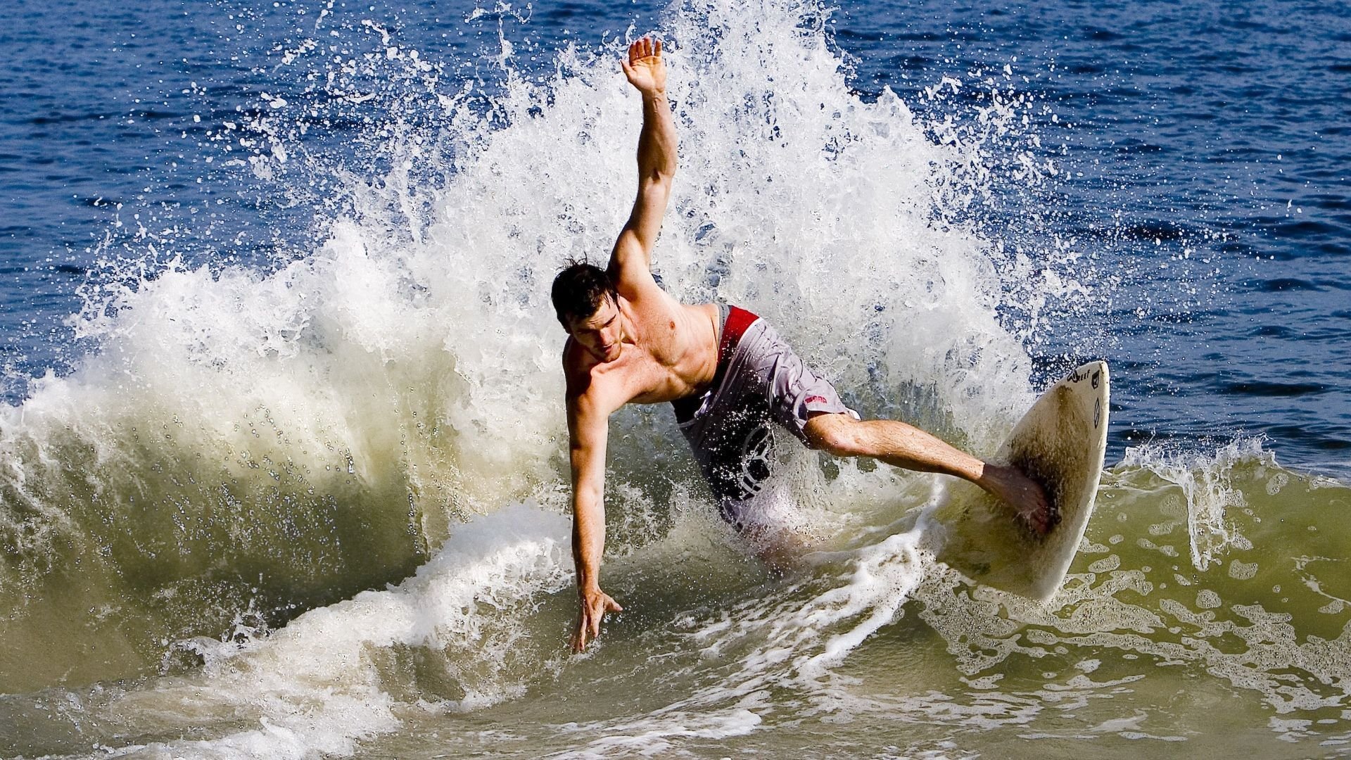 乒乓球赛场焦点！荷兰队对阵比利时队，激战正酣，豪门对决再度上演